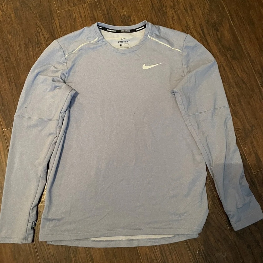 Men Nike dri fit long sleeve size M